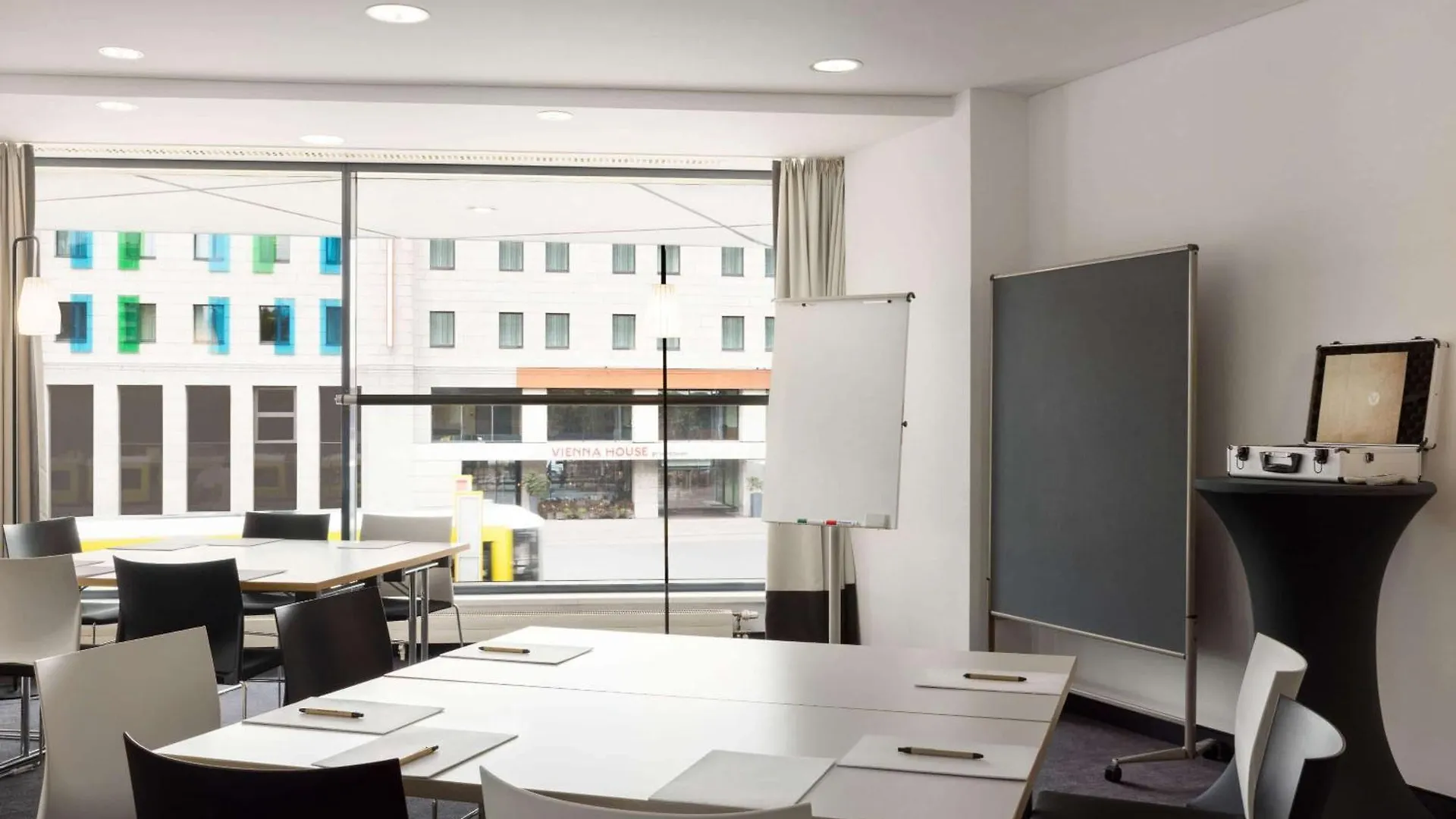 *** Hotel Vienna House Easy by Wyndham Berlin Friedrichshain Deutschland
