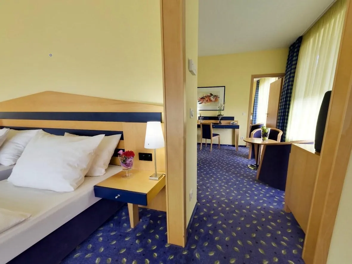 Vienna House Easy by Wyndham Berlin Friedrichshain Hotel